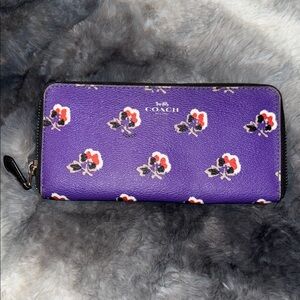 This is a Coach Slim Accordion Zip Wallet in the Bramble Rose  F56732 2016/2017